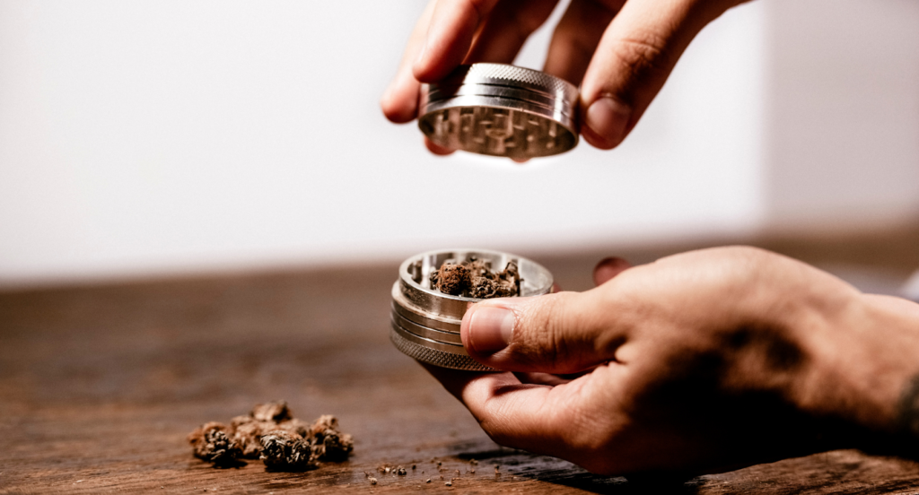 How To Choose The Right Stoner Accessories