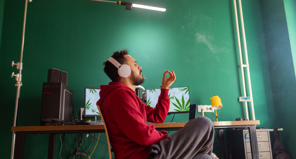 Weed Hacks Every Stoner Should Know (1)