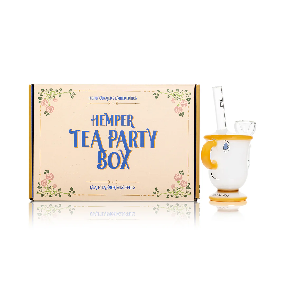 240528_HEMPER_TEA_CUP_BONG_WITHBOX_001_ONWHITE_1080x1080_02343120-9af7-4949-a79b-ad46774920d9.jpg